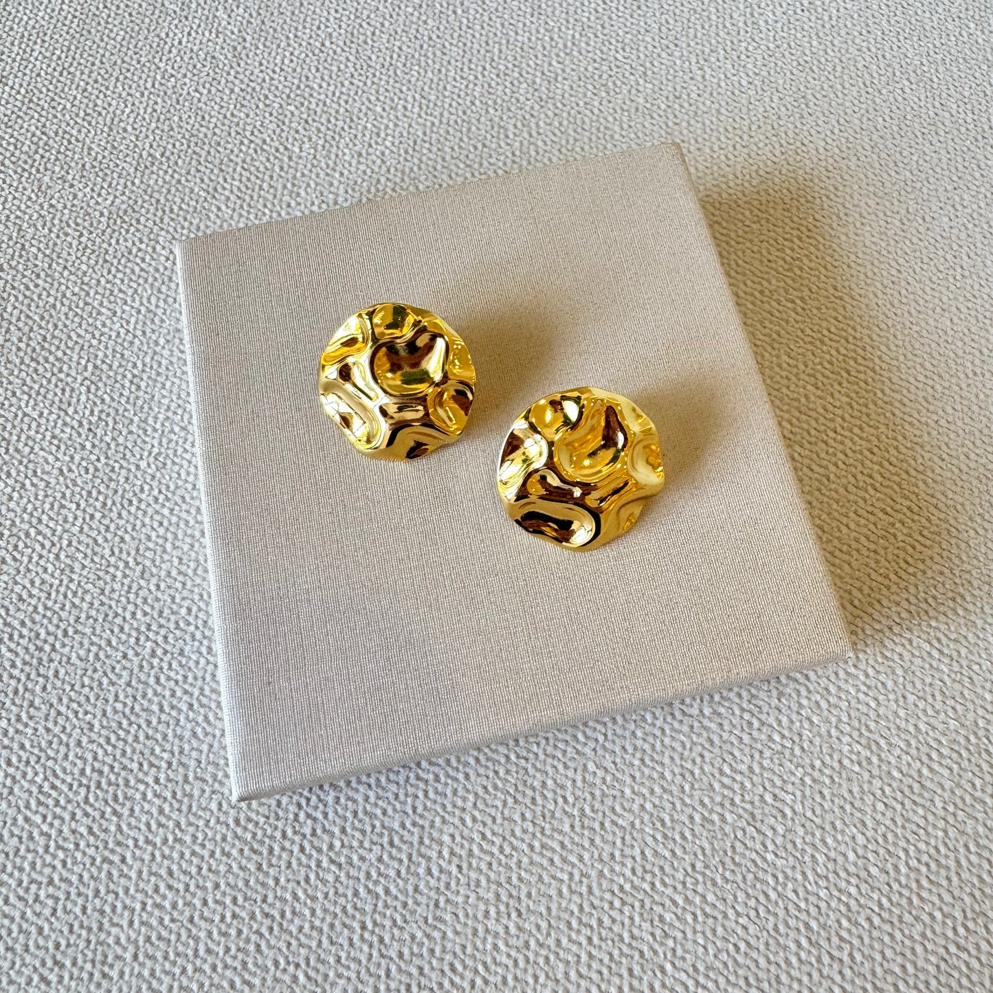 SMALL ROUND EARRINGS