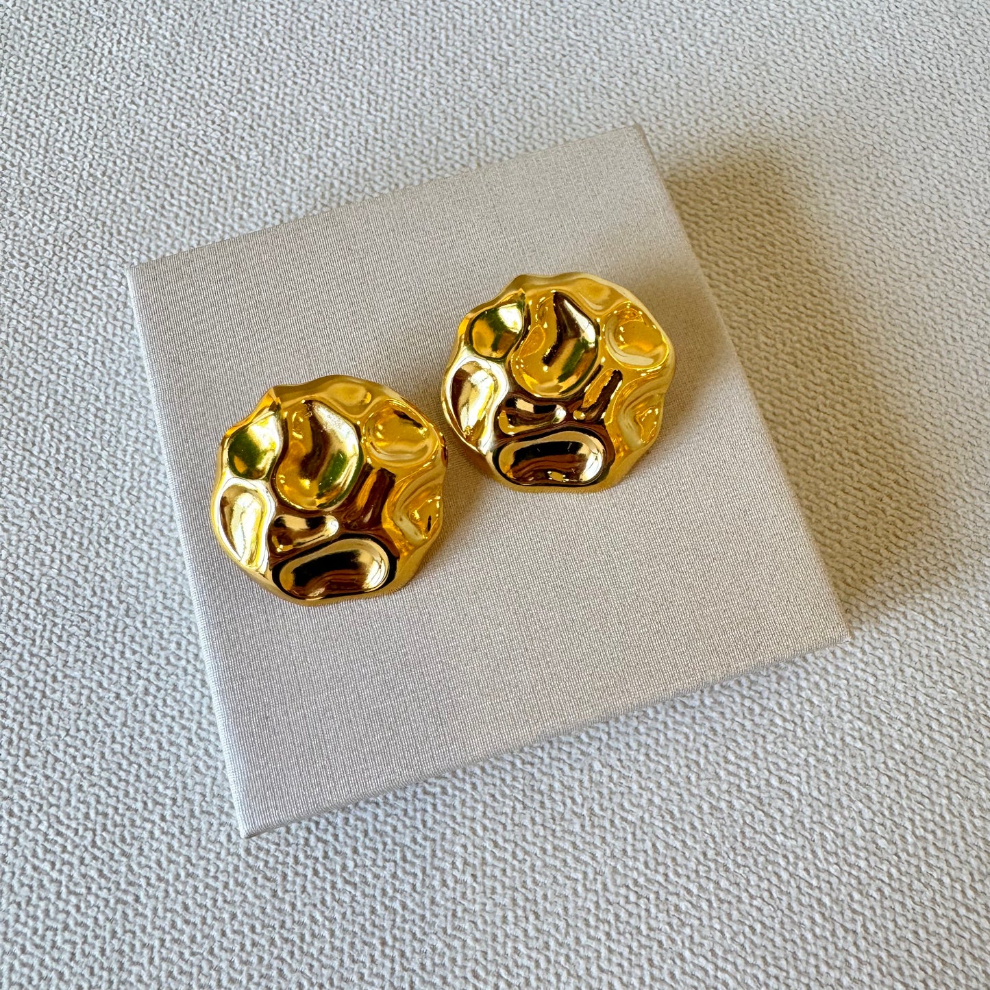 BIG ROUND EARRINGS