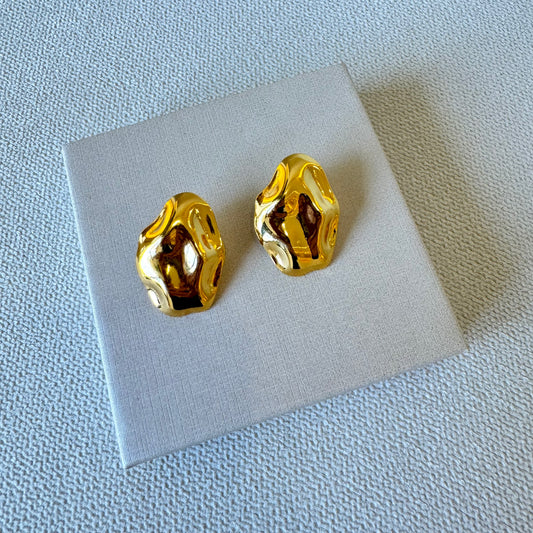 OVAL STUD