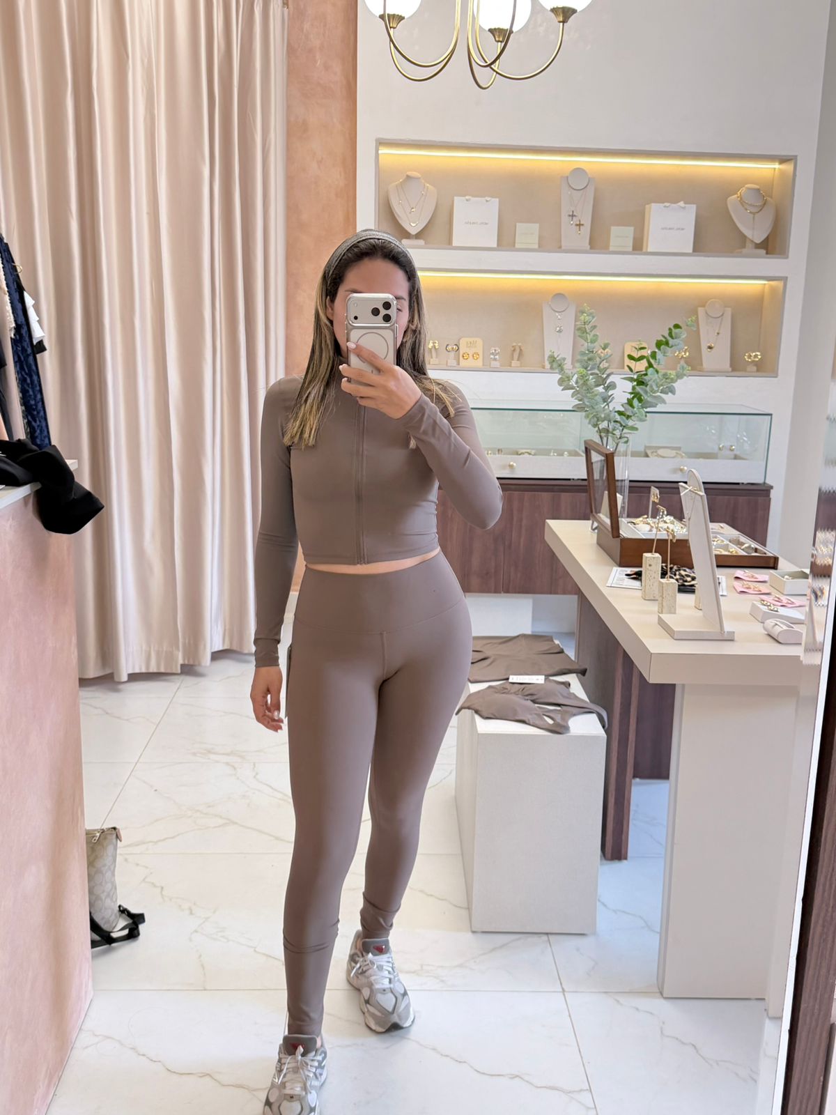SET DEPORTIVO BEIGE
