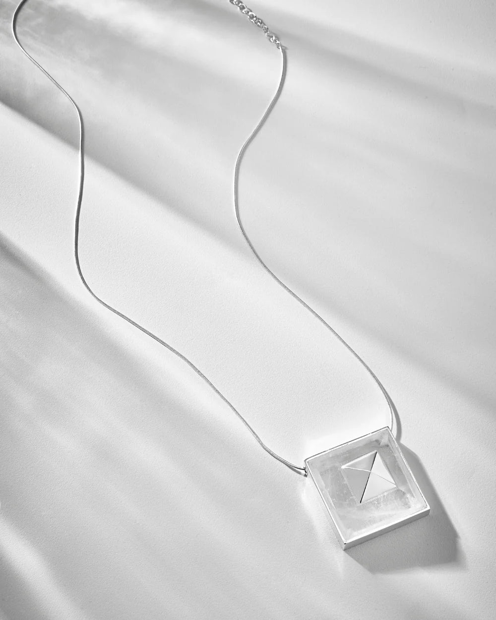 VERTICE LARGE NECKLACE