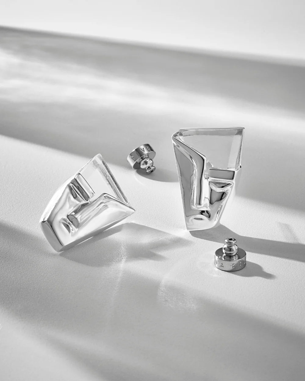 FACE EARRING