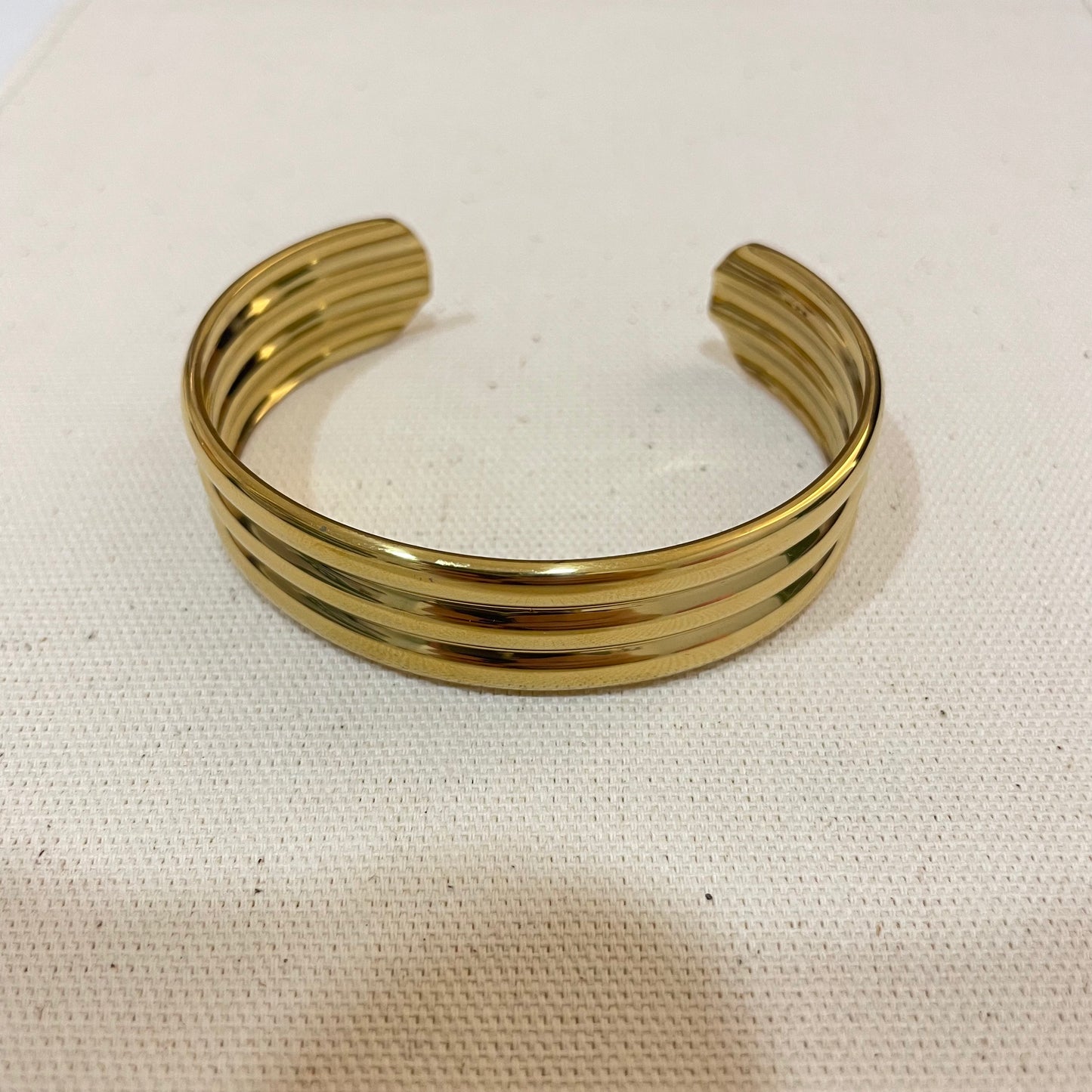 TRI BANGLE