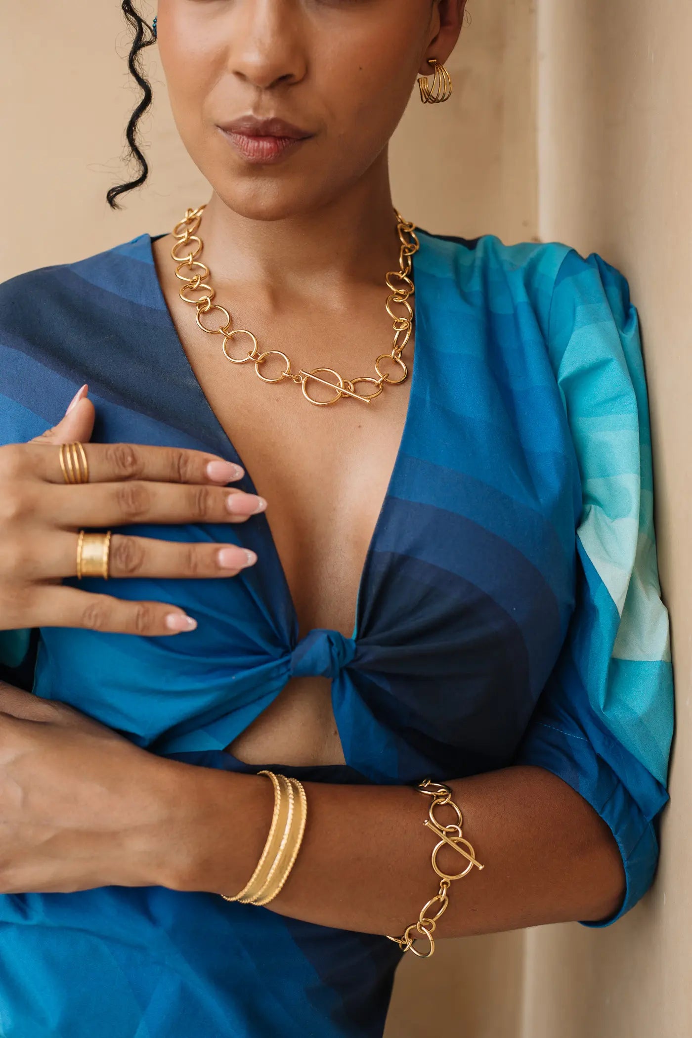 LOOP NECKLACE