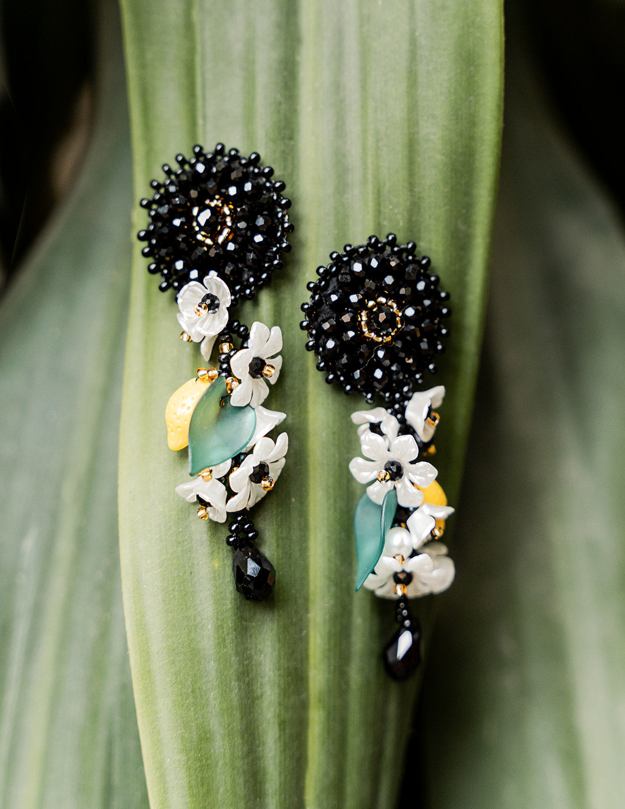 ARETE UN LIMON NEGRO